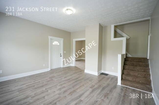 Building Photo - 231 Jackson St