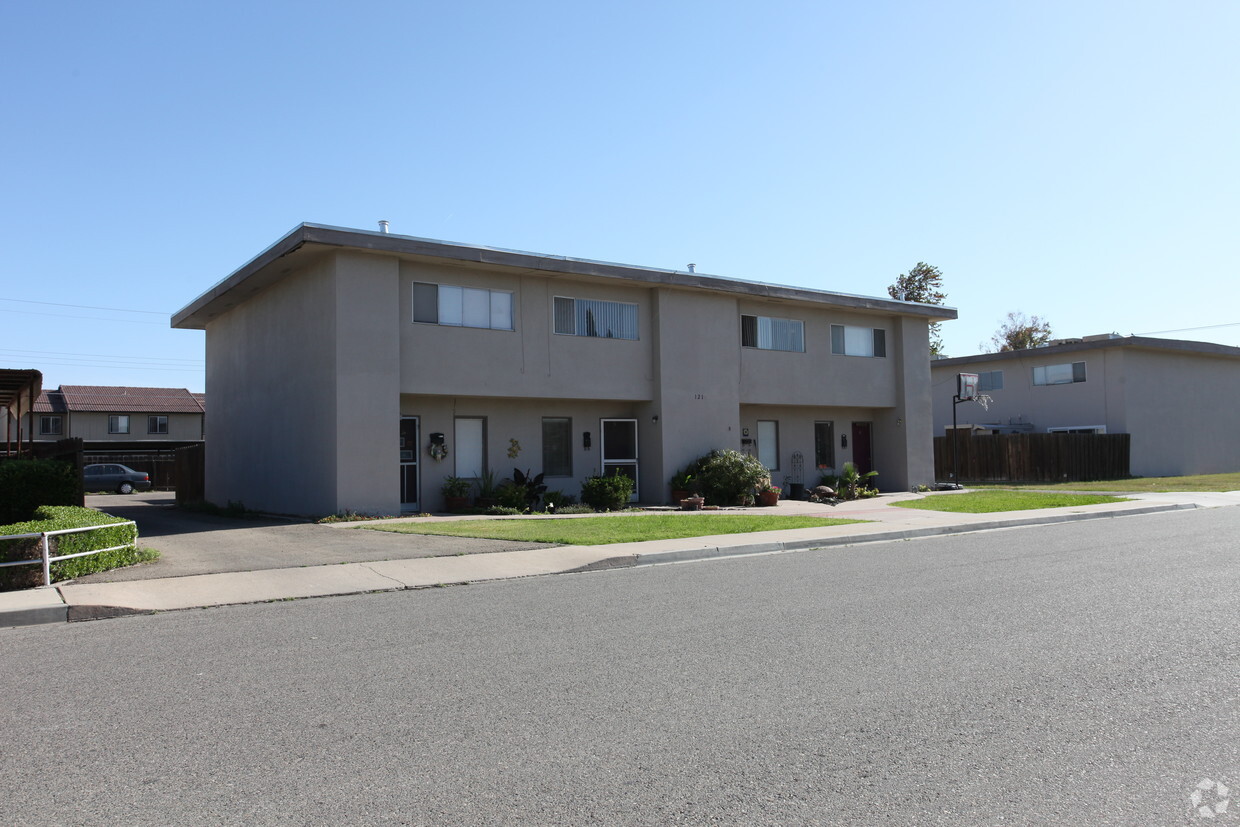 Building Photo - 1210 Cypress Ln