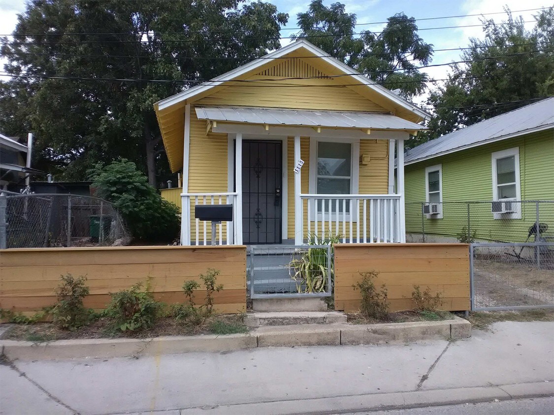 Primary Photo - 1115 Guadalupe St