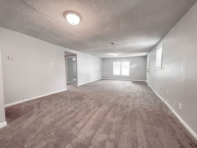 Building Photo - 2409 Mc Kinley Ave
