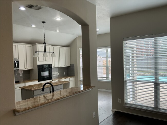 Foto del edificio - 24802 Jillian Way Ct