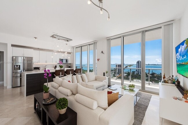 Foto del edificio - 3470 E Coast Ave