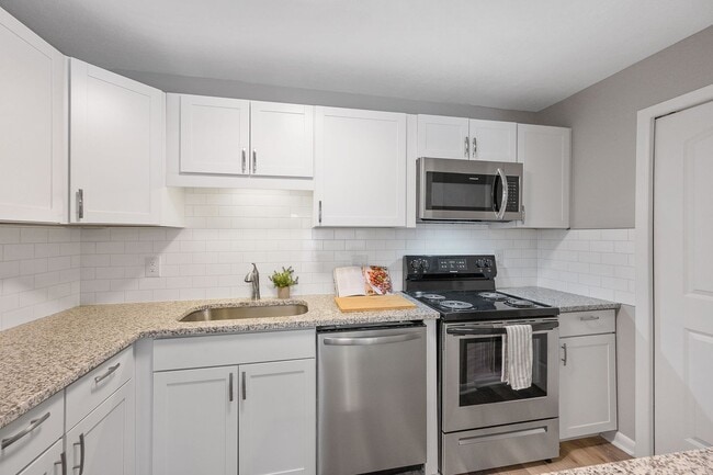 Interior Photo - 8Ninety at Loveland