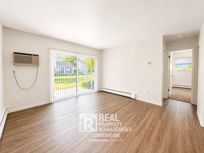 Building Photo - Budget-Friendly Comfort | 2-Bedroom with Updated Kitchen & Heat Included