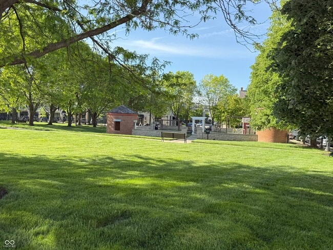 Building Photo - 12880 University,Unit 3b Crescent