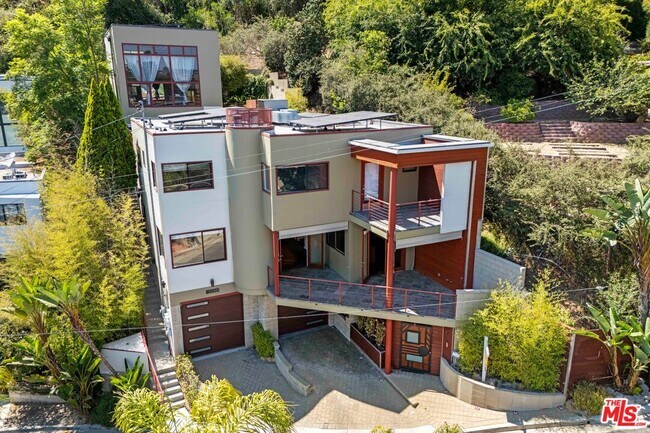 Foto del edificio - 2222 Bancroft Ave