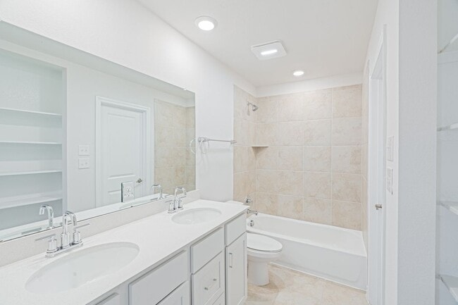 Foto del edificio - 316 Breccia Trl