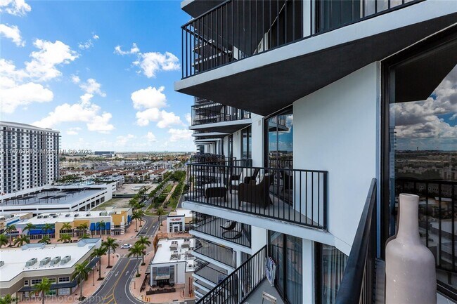 Foto del edificio - 5300 NW 85th Ave