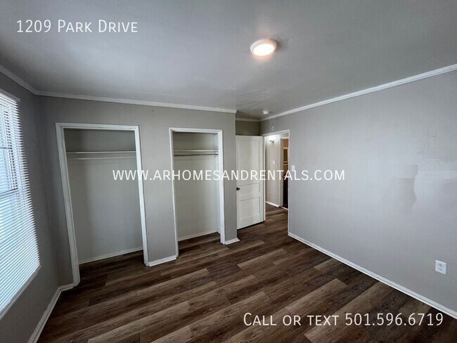 Foto del edificio - 1209 Park Dr
