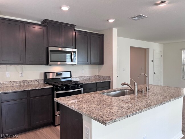 Building Photo - 4908 Eterno St