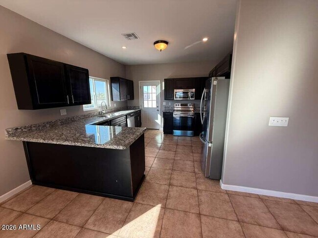 Foto del edificio - 2770 N Washington Ave