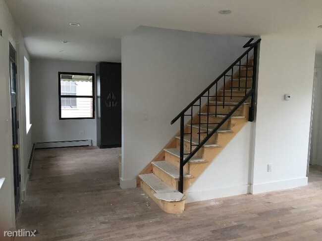Building Photo - 3 br, 2.5 bath House - 2428 Morgan ave