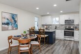 Foto principal - 318 E Lincoln St