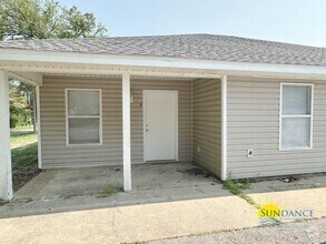 Building Photo - 8462 Chisholm Rd