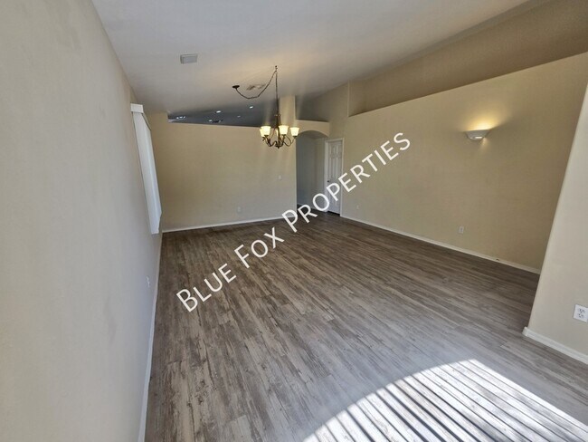 Foto del edificio - 6078 N Panorama Park Dr