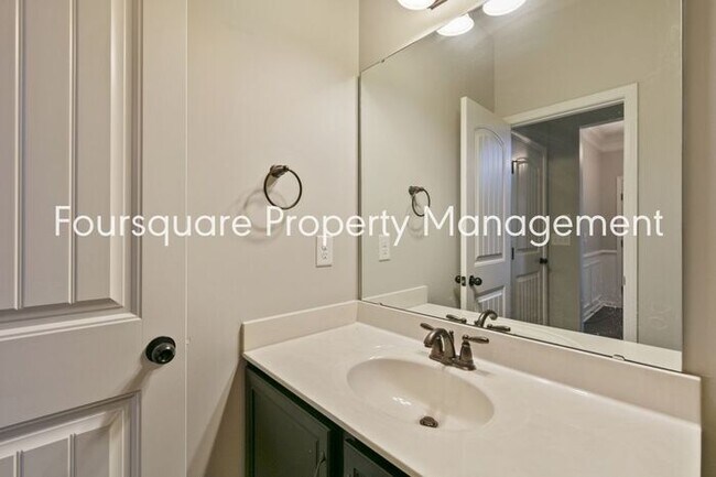 Foto del edificio - 347 Scotlow Way