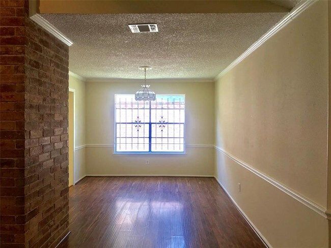 Building Photo - 5503 Briarwood Forest Dr