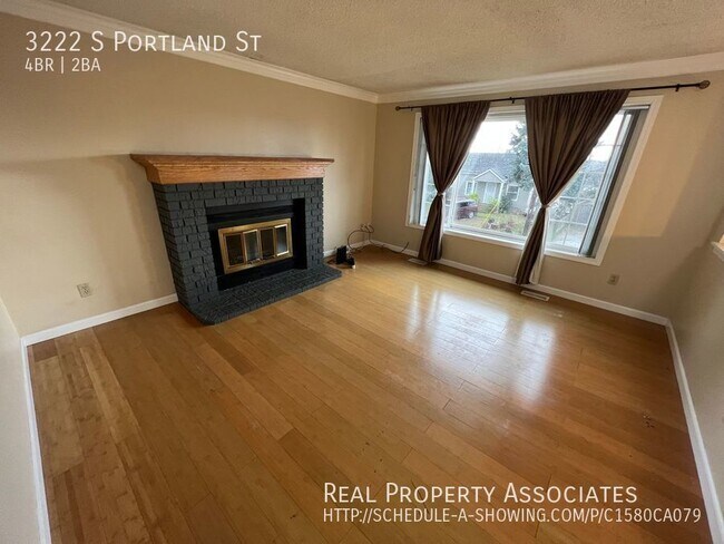 Building Photo - 4 Bedroom Home in South Seattle