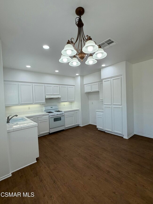Building Photo - 1719 Watercrest Way