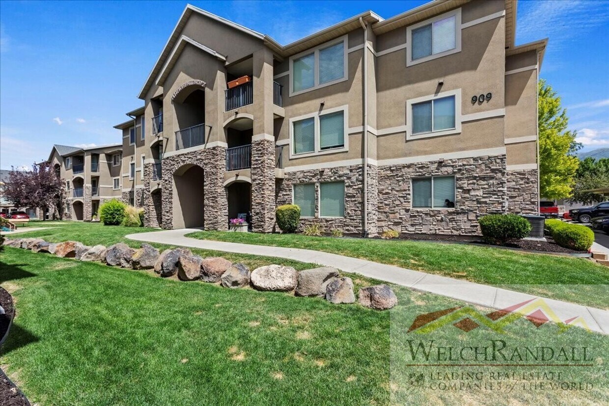 Foto principal - Beautiful 3 Bed 2 Bath Condo in Layton