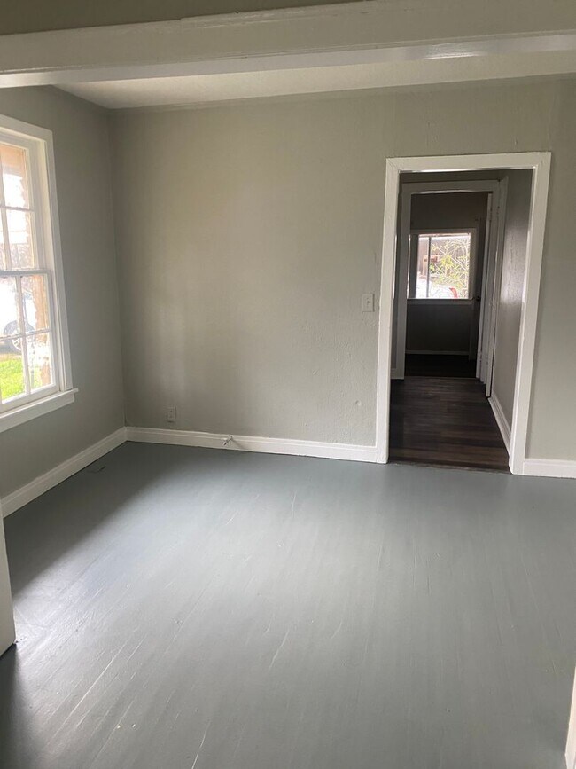 Building Photo - Ask About Our 1st Month Special!