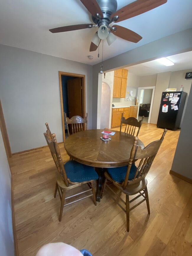 Dining area - 521 Forest Ave