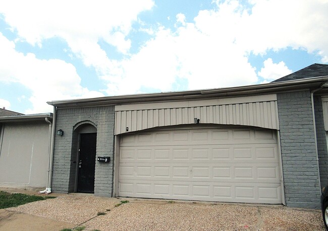 Southwest Houston Area Property Close to E... - Southwest Houston Area Property Close to E... House