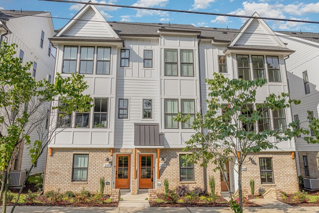 Building Photo - Brand new townhome in West Charlotte