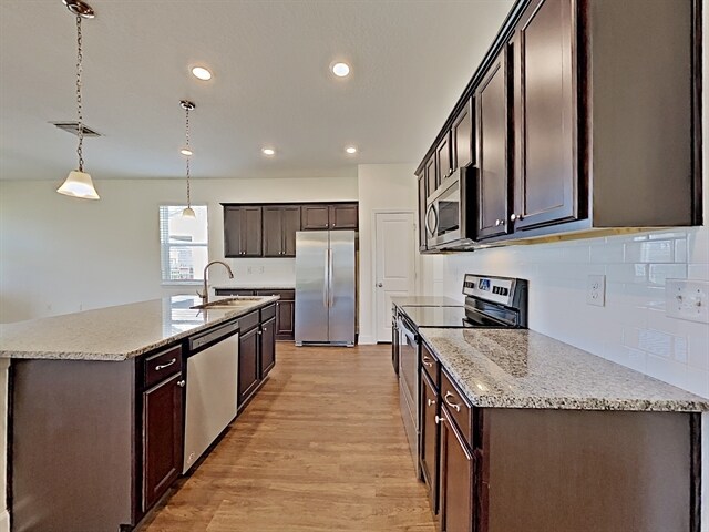 Foto del edificio - 1324 Celery Ave