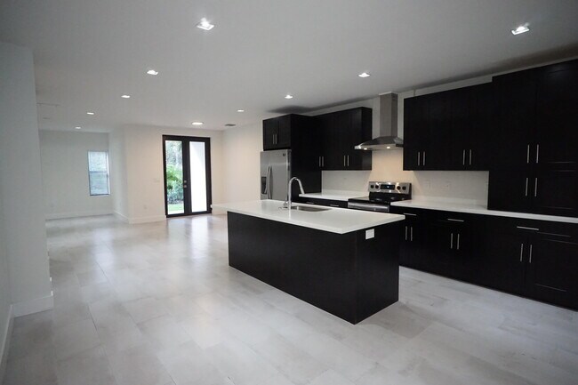 Building Photo - 341 Bella Sol Way