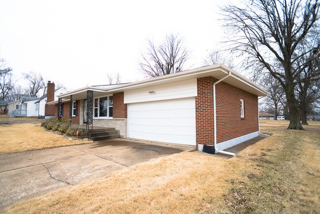 Building Photo - 1664 Talisman Ln