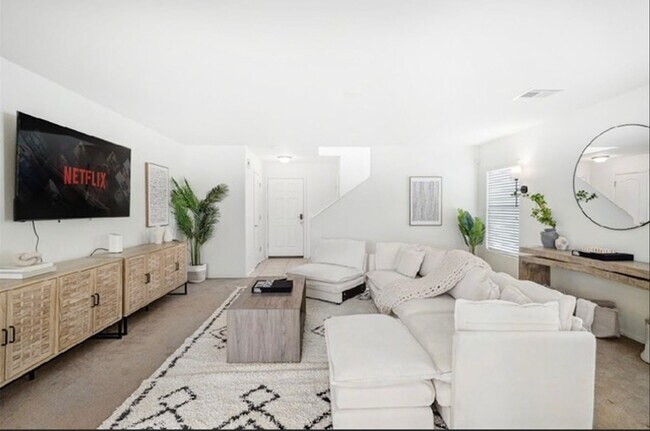 Foto del edificio - Nice 3 Bedroom Home In Phoenix