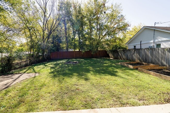 Building Photo - 304 Edith Ave