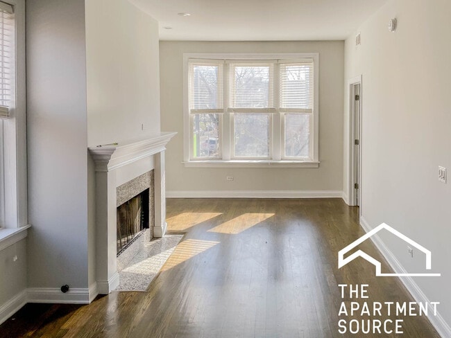 Foto del edificio - 3856 N Southport Ave