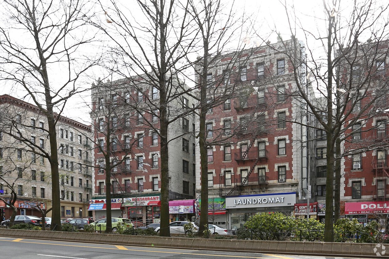 Building Photo - 3850-3858 Broadway