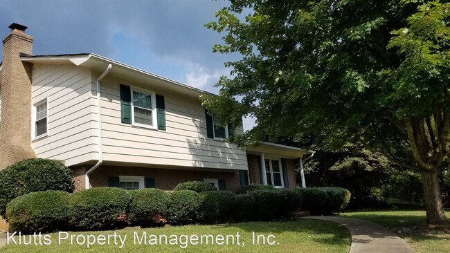 Building Photo - 4 br, 2 bath House - 3543 Farrhill Road