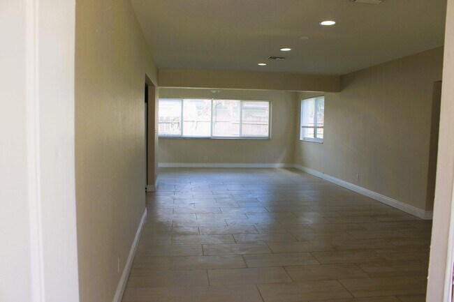 Foto del edificio - 3231 SW 23rd Ct