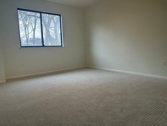 Building Photo - 108 Seaside Ave