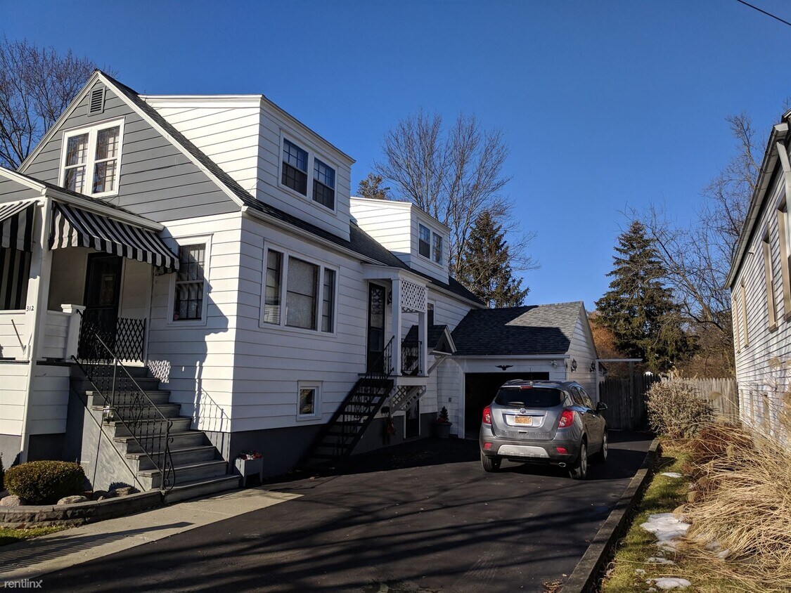 1 br, 1 bath Duplex - 312 Wood St w/ Office - 1 br, 1 bath Duplex - 312 Wood St  w/ Office
