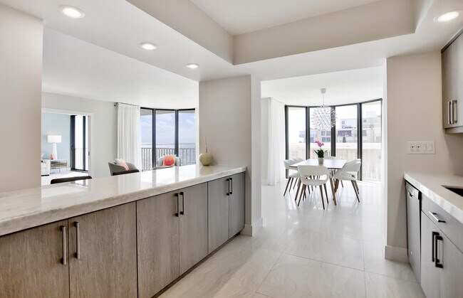 Building Photo - 2917 S Ocean Blvd