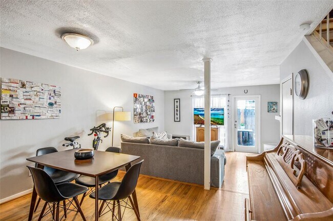 Foto del edificio - 12 Hyde Park Blvd