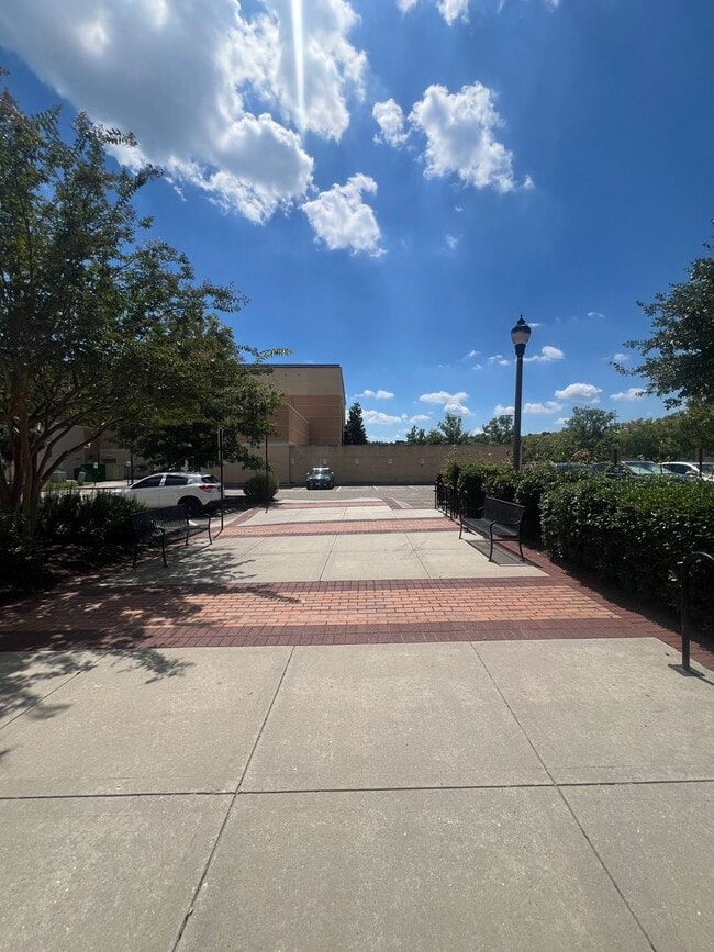 Building Photo - Mayfaire Townview 3rd floor 2BR unit with ...