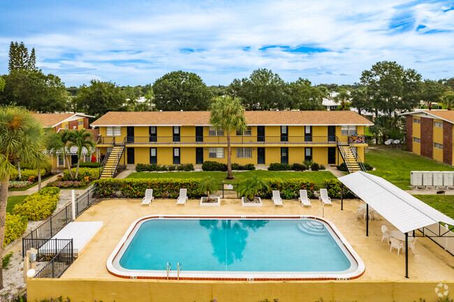 3211 Bee Ridge Rd Sarasota, FL - Ridge Manor Apartments