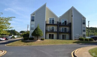 Building Photo - 1360 Hunters Rd