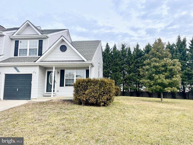 Building Photo - 673 Warren Dr