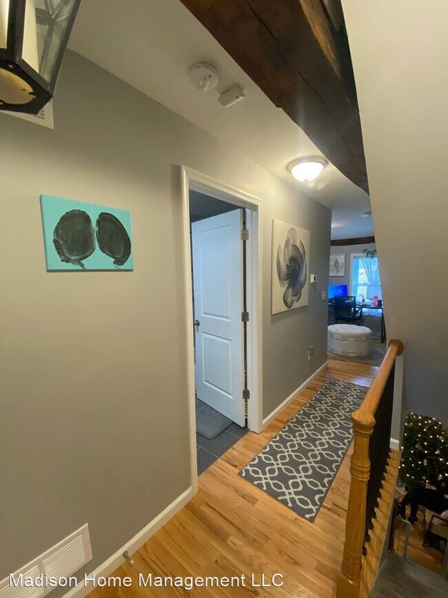 Building Photo - 2 br, 1 bath House - 933 Broad Street