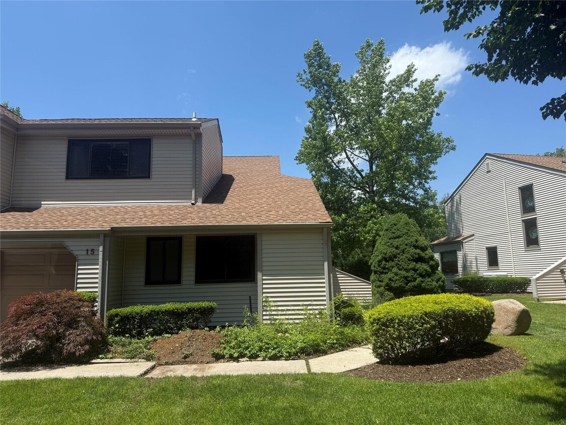 Photo - 15 Lakeridge Dr (Huntington, NY)