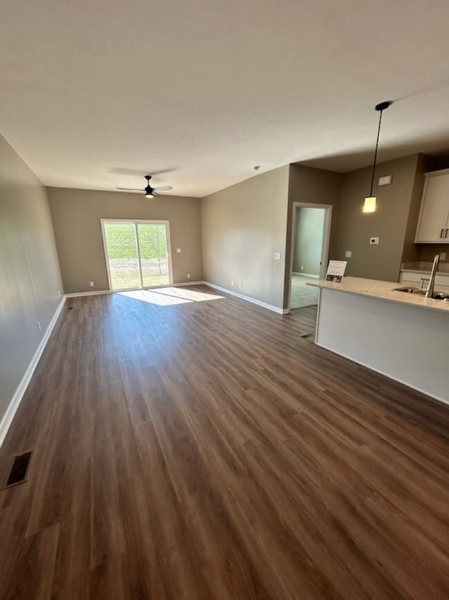 Building Photo - Modern Comfort Meets Effortless Living at ...