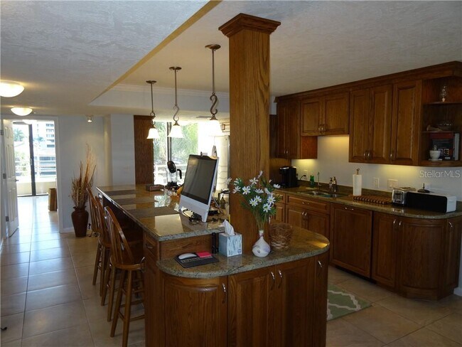 Building Photo - 2785 Kipps Colony Dr S