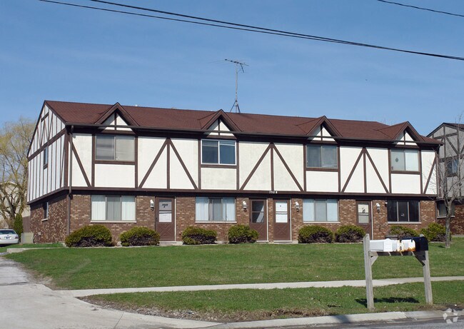 Building Photo - Merrillville 4 Plexes
